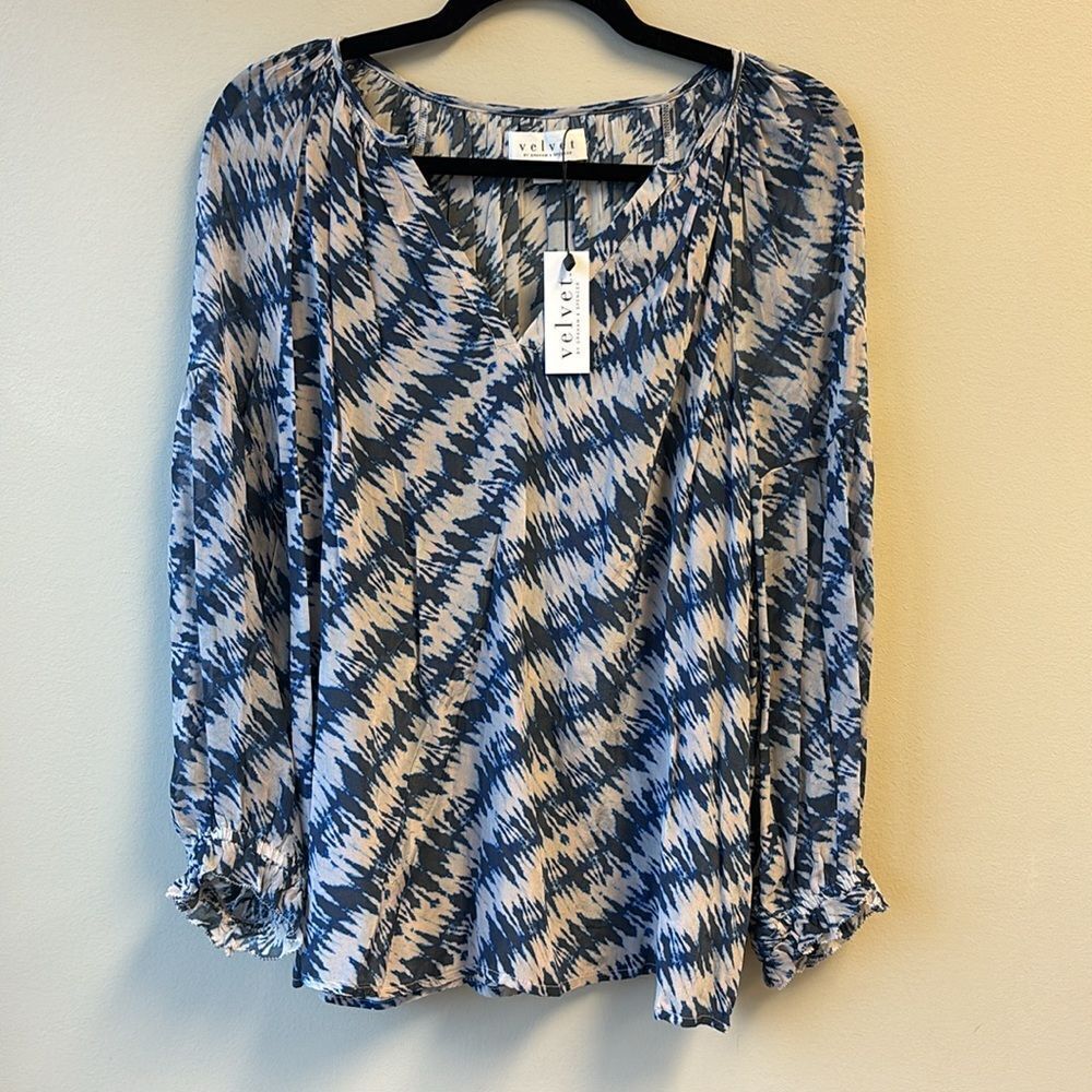 Velvet by Graham & Spencer NWT Blue and White Top LARGE
